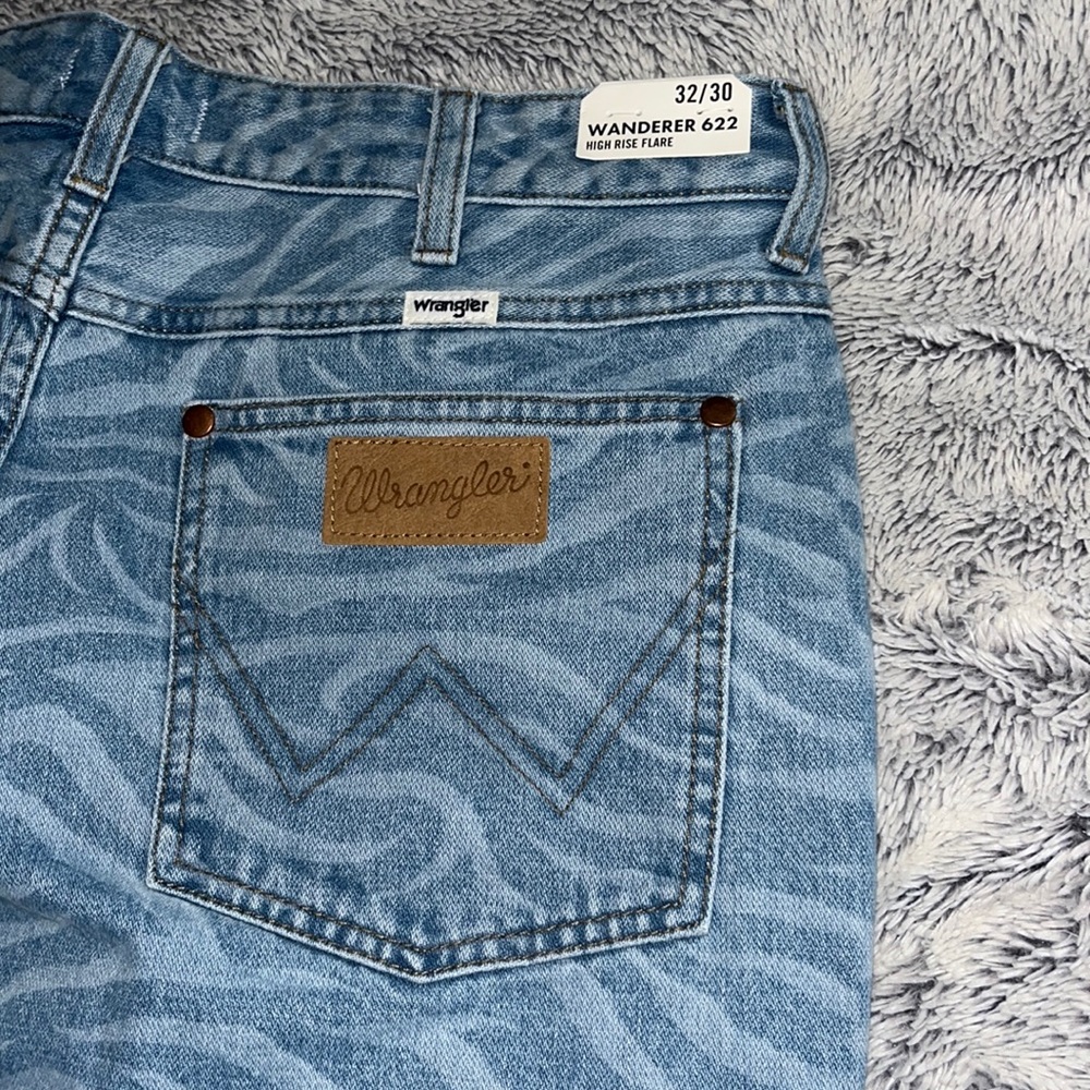 Brand new wanderer wrangler high rise flair jeans